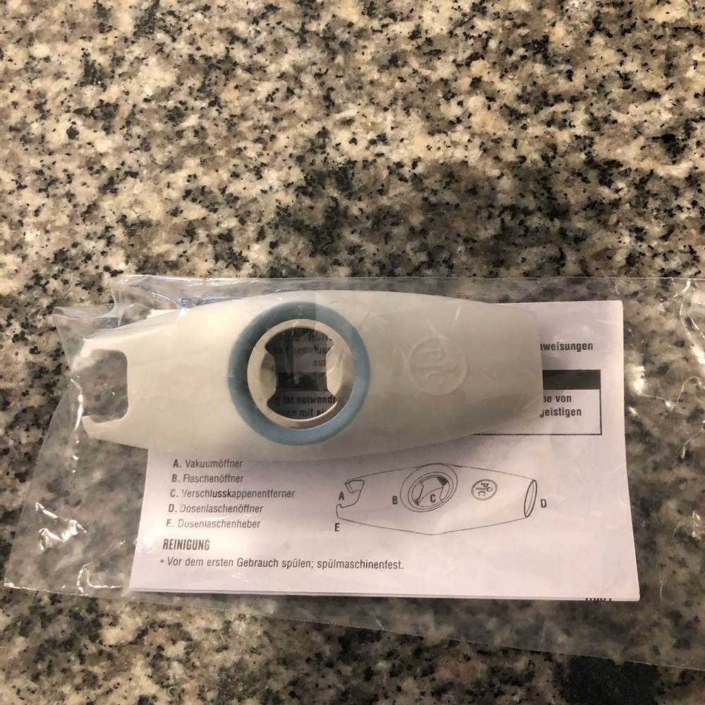 Tupperware 5-IN-1 OPENER SAVE THAT MANICURE! - Picture 4 of 5